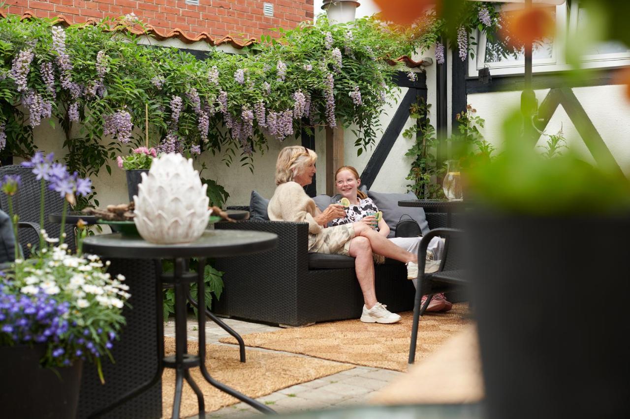 Hotell Baeckagarden Ystad Buitenkant foto